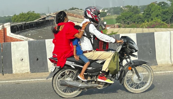 Jak wygląda jazda motocyklem w Indiach przez Himalaje? Początek Spotkania na Przełęczy